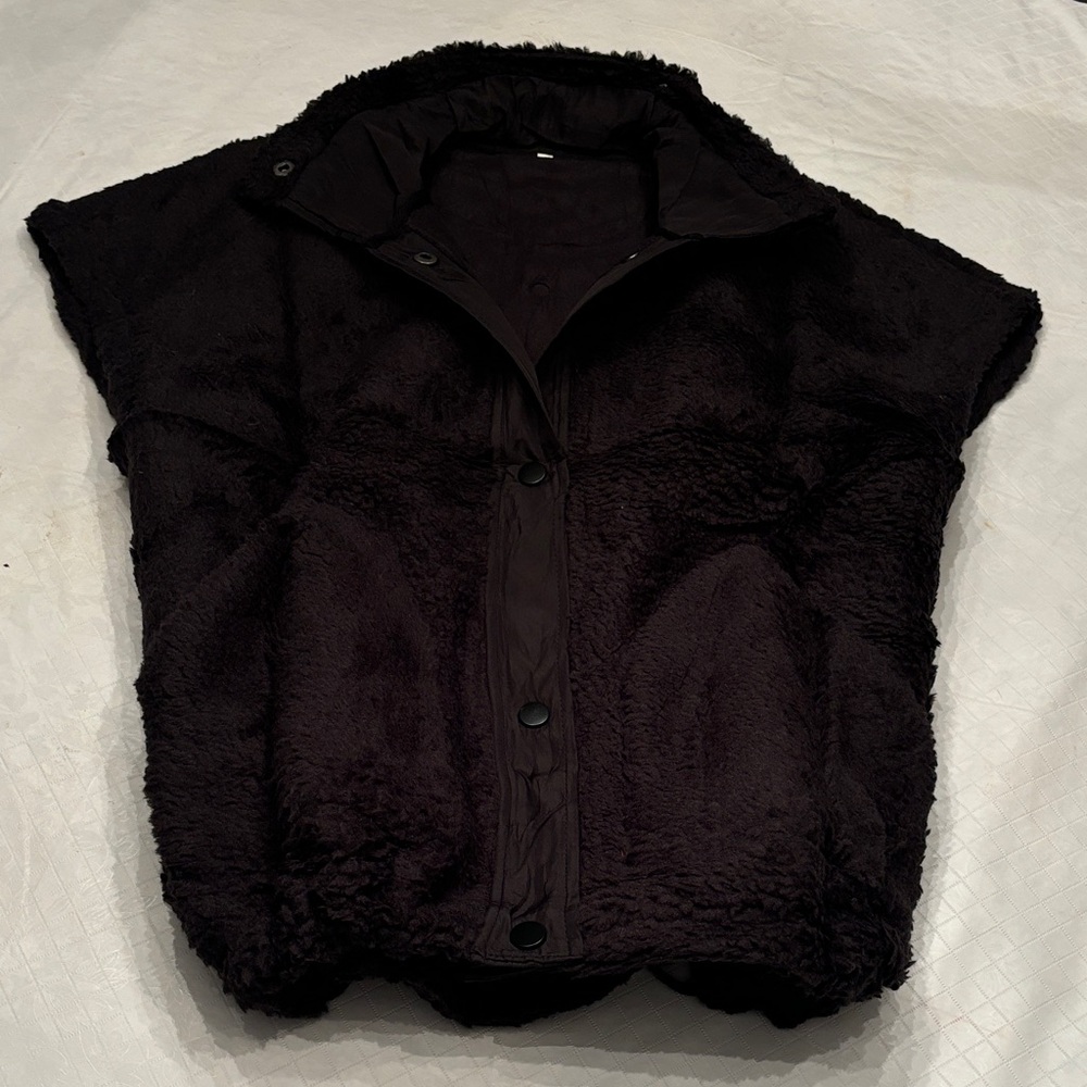 CLEARANCE!! Women's Black Fleece Vest size S